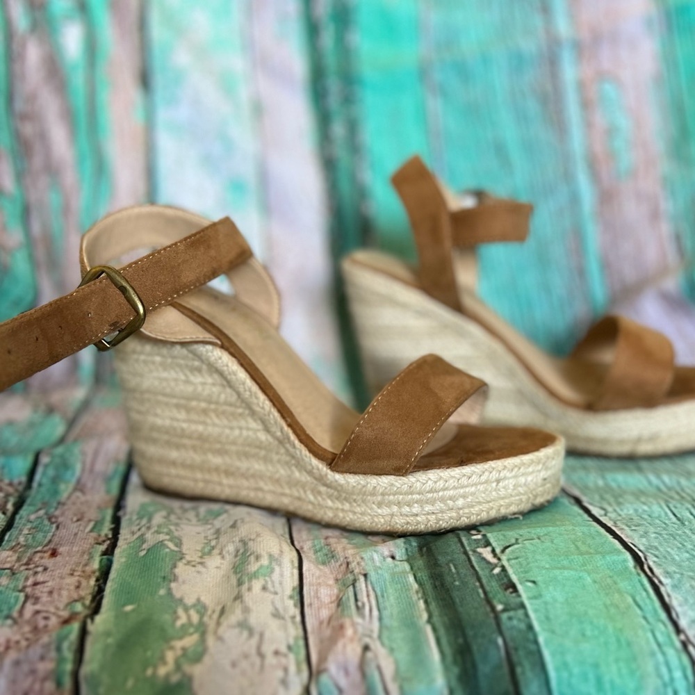 Vicki Vicki wedge sandal